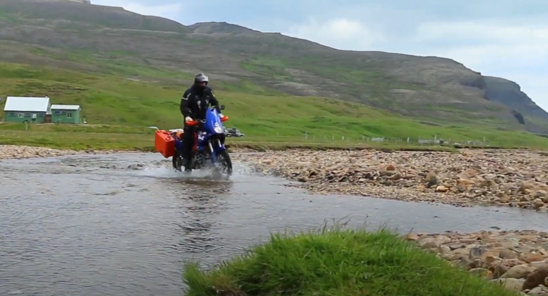 Ferðalag íslendinga um norðaustur og austurland á Adventure hjólum.