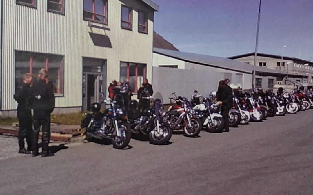 Nú þvælast Púkar um firði