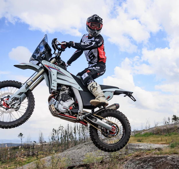 Ís­land hafnar mótor­hjólum