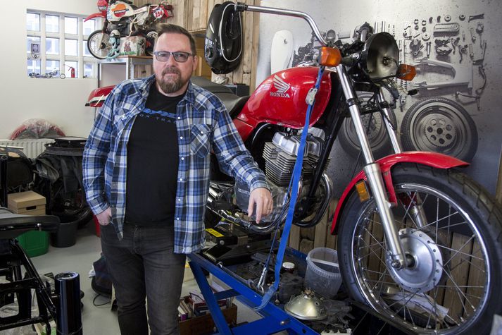 Bifhjólafólk rukkað fyrir akstur í janúar – leik­hús fá­rán­leikans!