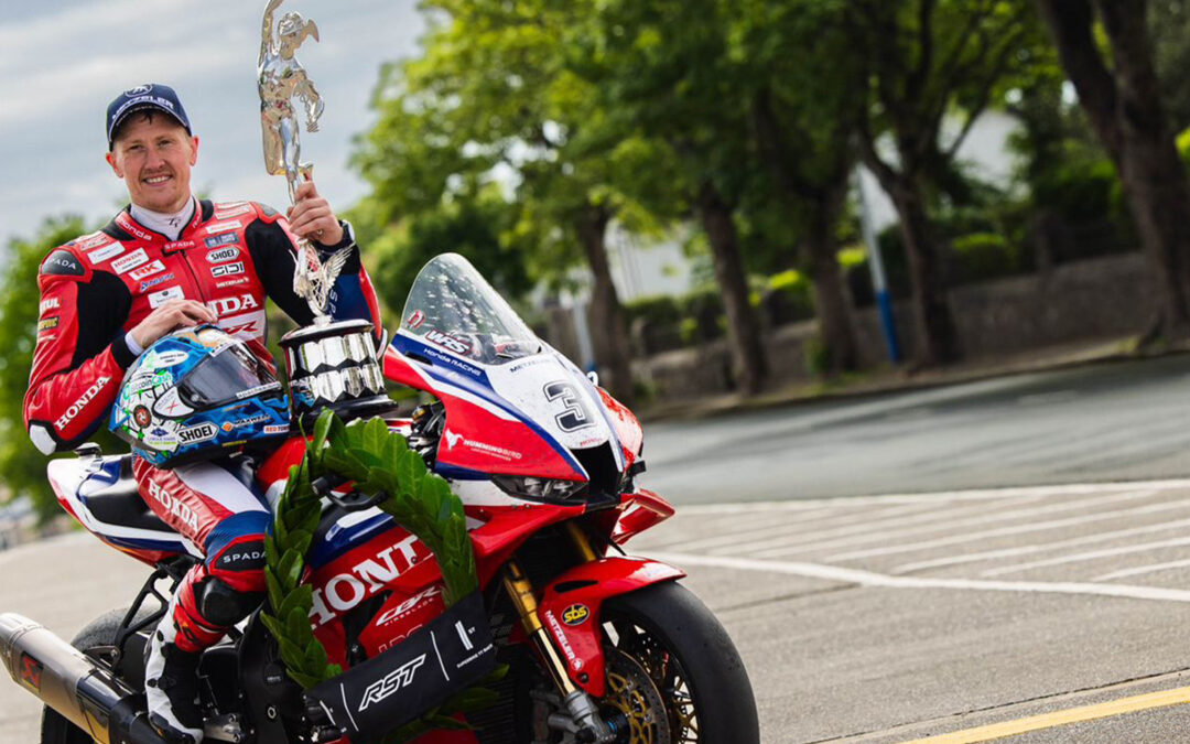 Dean Harrison vann RST Superbike TT 2026 á Mön